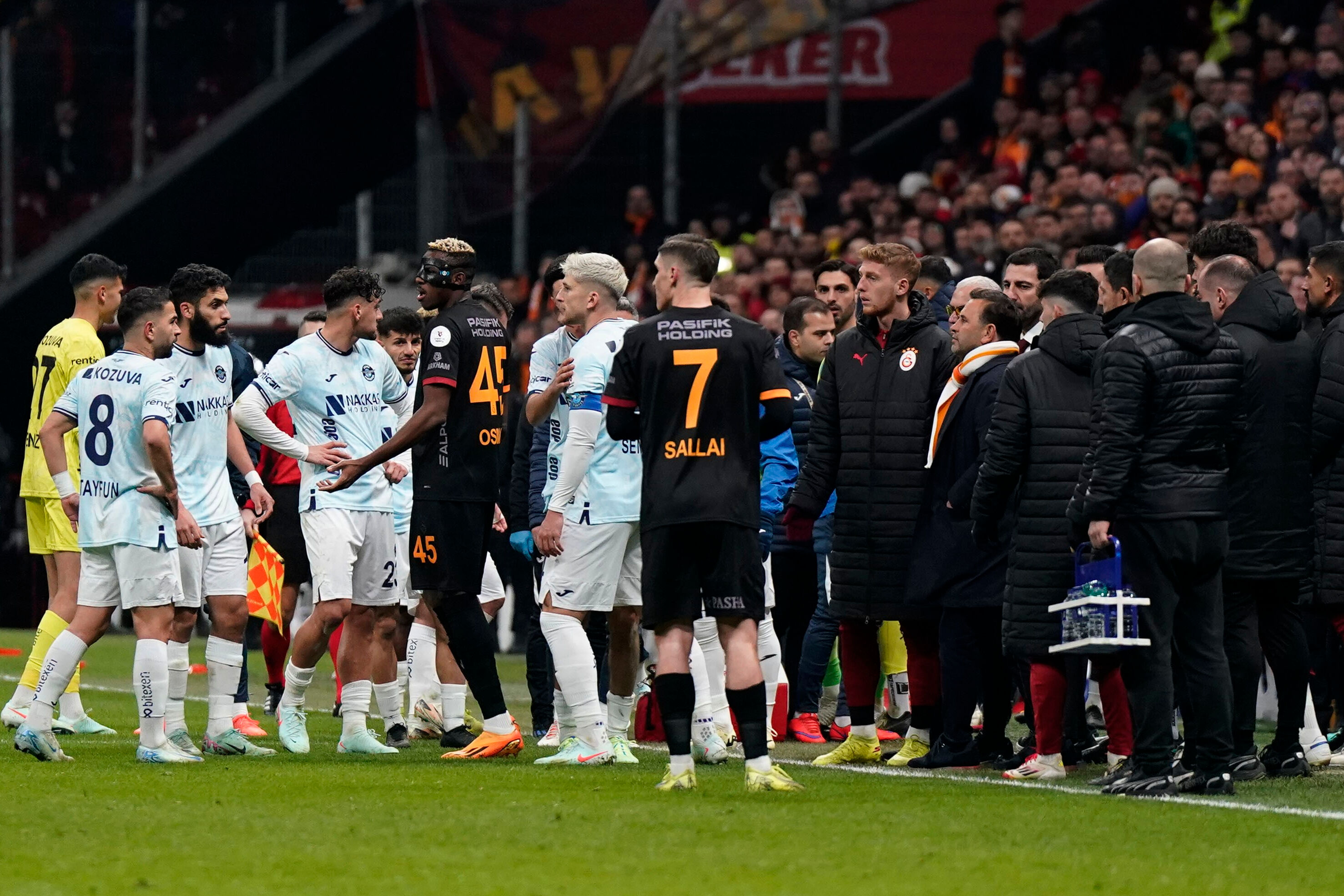 Adana Demirspor neden sahadan çekildi? Murat Sancak olaylı maçın detaylarını açıkladı - 4. Resim