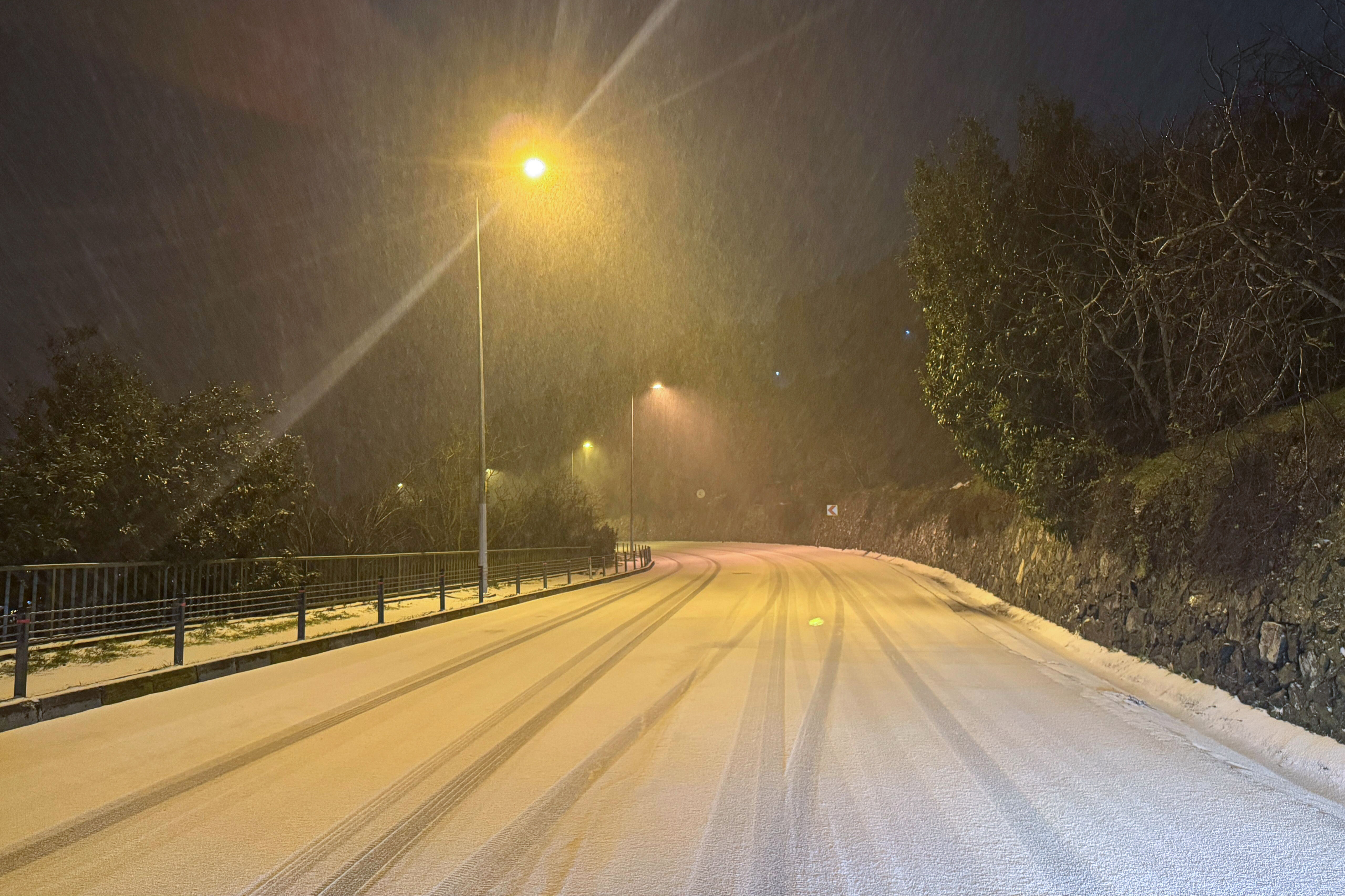 AKOM uyarmıştı: İstanbul'da kar yağışı başladı! - 3. Resim