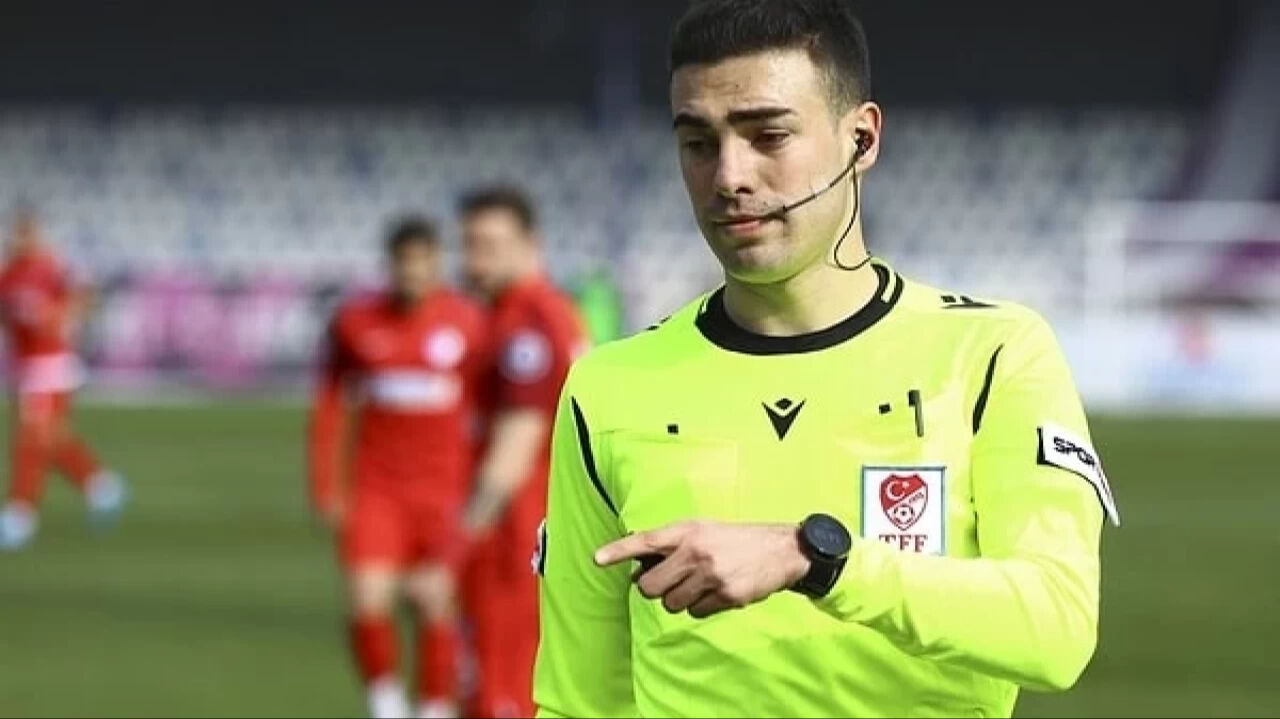 Galatasaray - Adana Demirspor maçı hakemi Oğuzhan Çakır kimdir, nereli, yönettiği maçlar neler? Adana Demirspor sahadan çekildi! Galatasaray - Adana Demirspor maçı hakemi Oğuzhan Çakır kimdir, nereli, yönettiği maçlar neler? Adana Demirspor sahadan çekildi! - 2. Resim