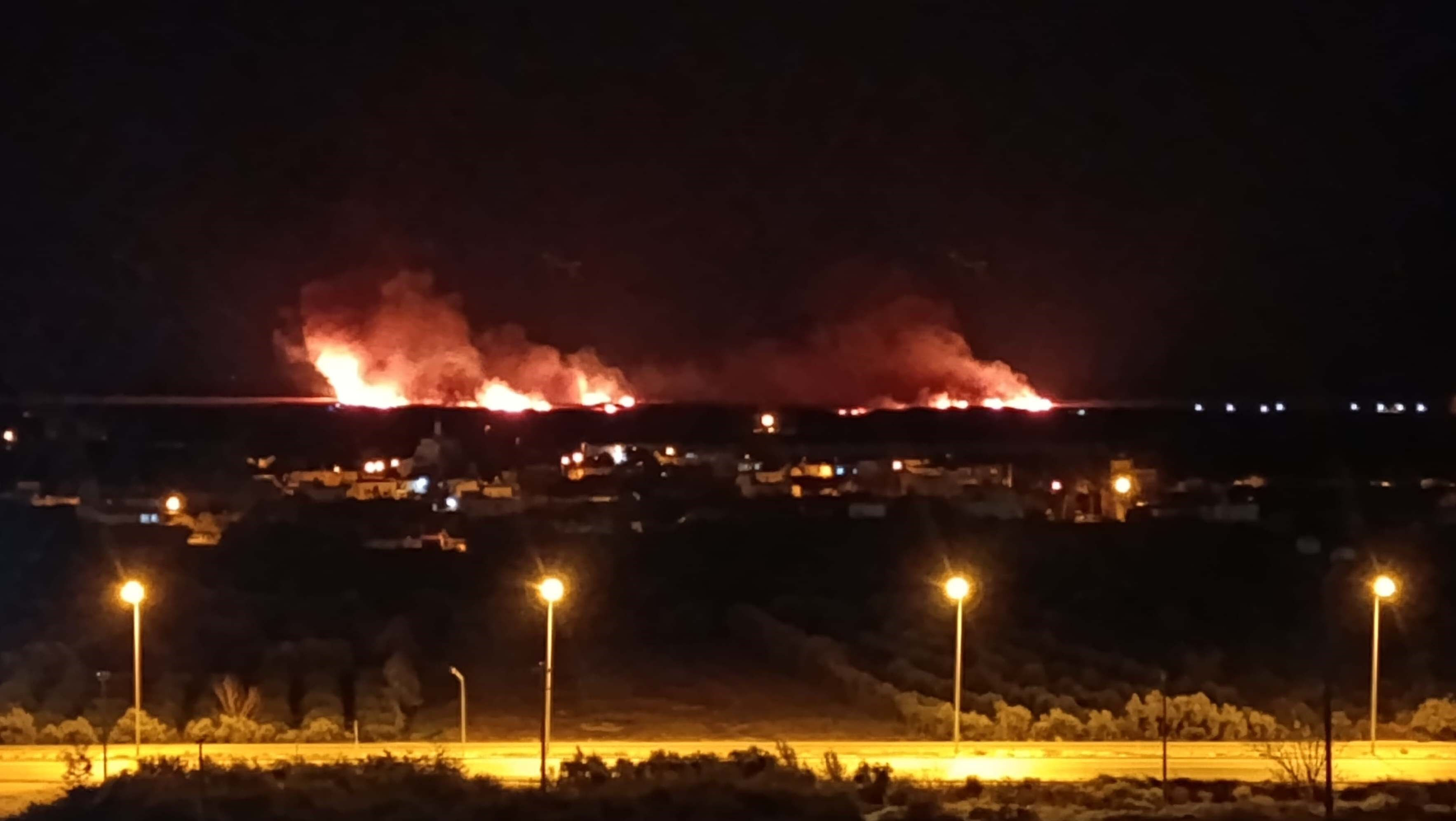 Kuş cenneti alev alev yandı! Bin dönümlük arazi küle döndü - 2. Resim