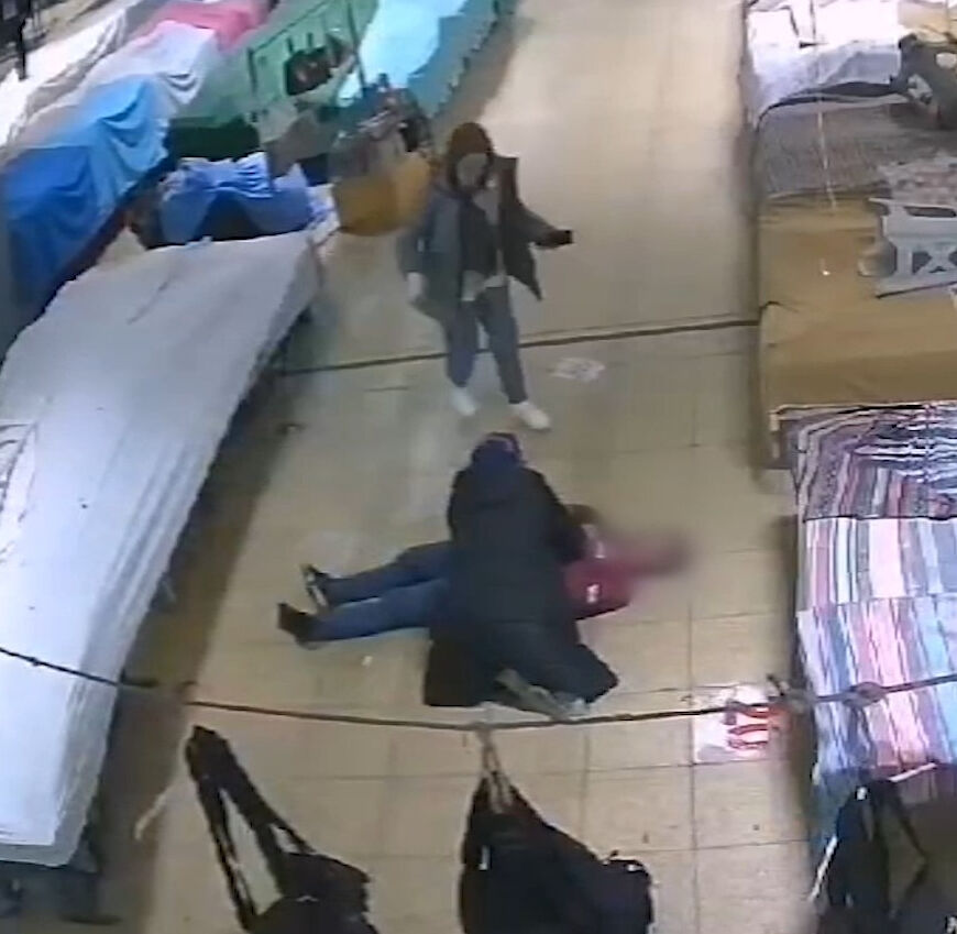 Pazarcıların yer kavgasında kan aktı! Çok sayıda yaralı var - 1. Resim