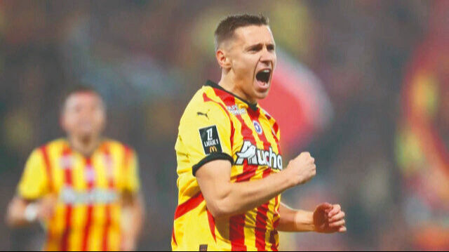 Przemyslaw Frankowski ne zaman İstanbul'a gelecek? Uçak iniş saati merak ediliyor Przemyslaw Frankowski ne zaman İstanbul'a gelecek? Uçak iniş saati merak ediliyor - 1. Resim