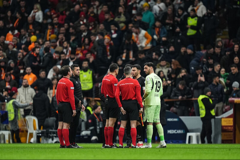 Sahadan çekilmenin cezası ne, Adana Demirspor ne kadar ceza alacak? Futbol Müsabaka Talimatı ile açıklandı Sahadan çekilmenin cezası ne, Adana Demirspor ne kadar ceza alacak? Futbol Müsabaka Talimatı ile açıklandı - 1. Resim