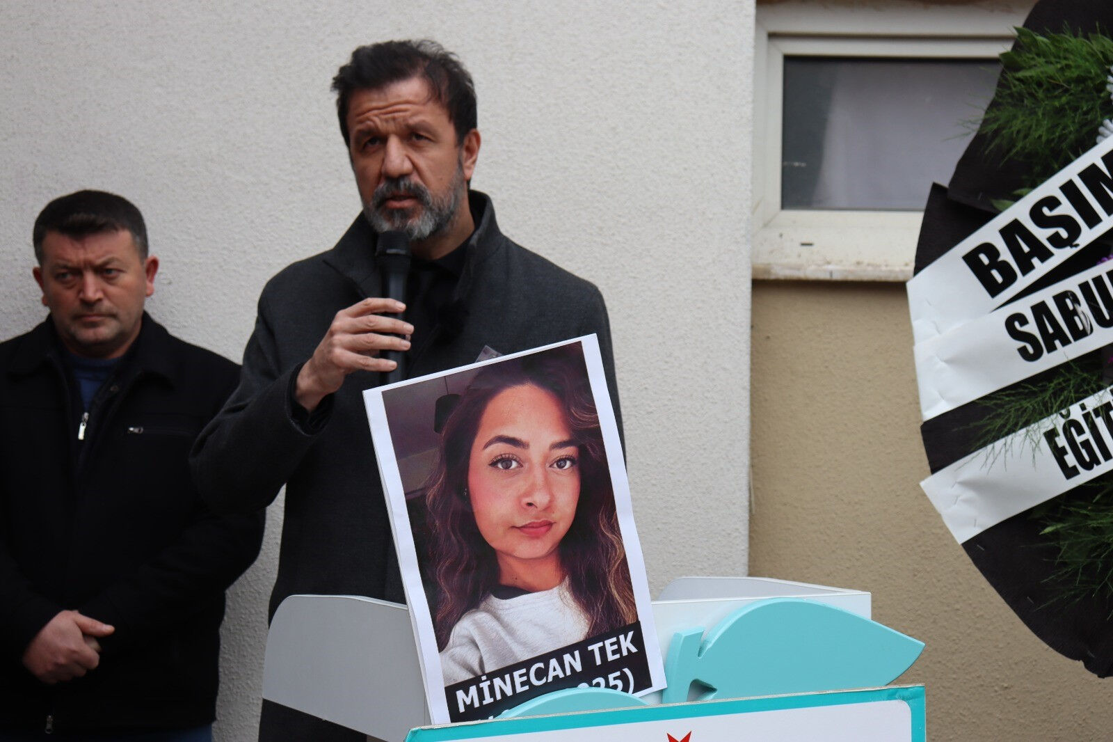 Domuz gribi kabusu geri döndü! Hemşire Minecan Tek 6 günde can verdi Domuz gribi kabusu geri döndü! Hemşire Minecan Tek 6 günde can verdi - 1. Resim