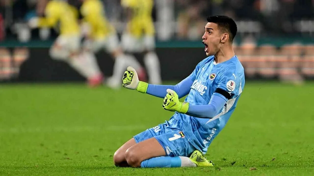 Duvar yıkıldı: F.Bahçe’nin elindeki 7 stoperden 6’sı sakata geldi! - 1. Resim