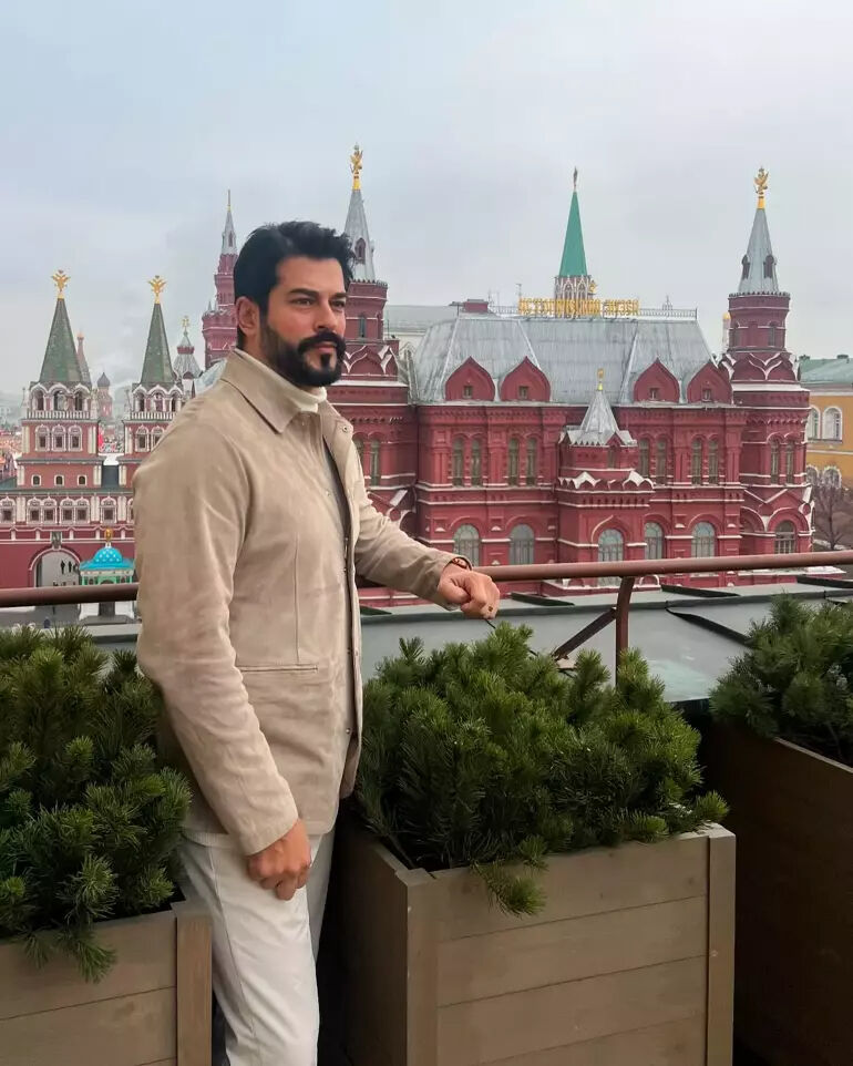 Duyanlar inanmakta zorluk çekti! Burak Özçivit'e dudak uçuklatan teklif! Tam 1 milyon dolar... Duyanlar inanmakta zorluk çekti! Burak Özçivit'e dudak uçuklatan teklif! Tam 1 milyon dolar... tam 1 milyon dolarlık teklif - 2. Resim