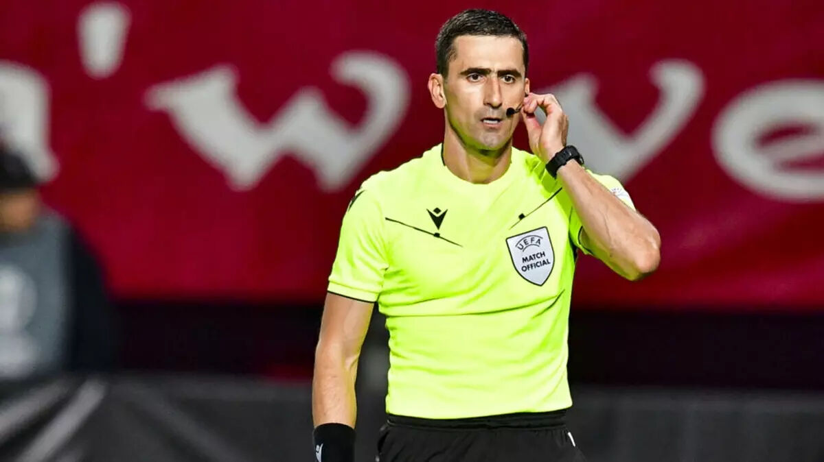 Fenerbahçe Anderlecht maçı hakemi Nikola Dabanovic kimdir, istatistikleri nasıl? Play off maçı için geri sayım başladı! Fenerbahçe Anderlecht maçı hakemi Nikola Dabanovic kimdir, istatistikleri nasıl? Play off maçı için geri sayım başladı! - 2. Resim