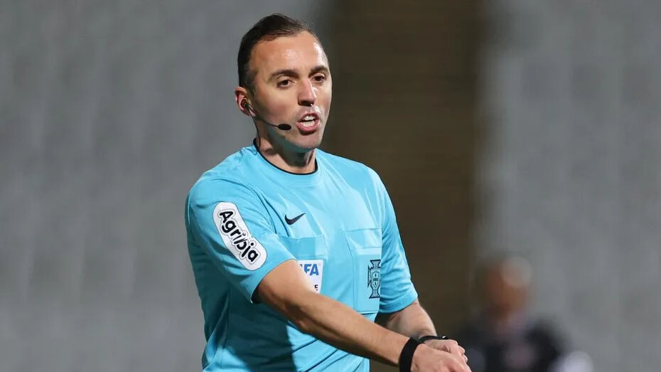 Fenerbahçe ve Galatasaray'ın UEFA Avrupa Ligi maçlarının hakemleri belli oldu! Fenerbahçe ve Galatasaray'ın UEFA Avrupa Ligi maçlarının hakemleri belli oldu! - 2. Resim