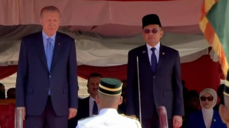 Malezya Başbakanı Enver İbrahim, Erdoğan'ı resmi törenle karşıladı - 1. Resim