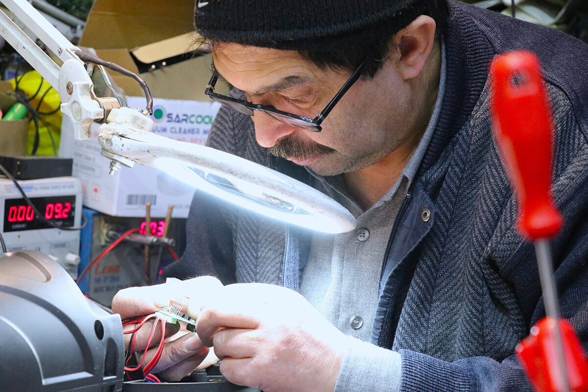 35 yıllık radyo tamircisi: Teknolojiye yenik düşse de afetlerde hayat kurtarabilir! - 2. Resim