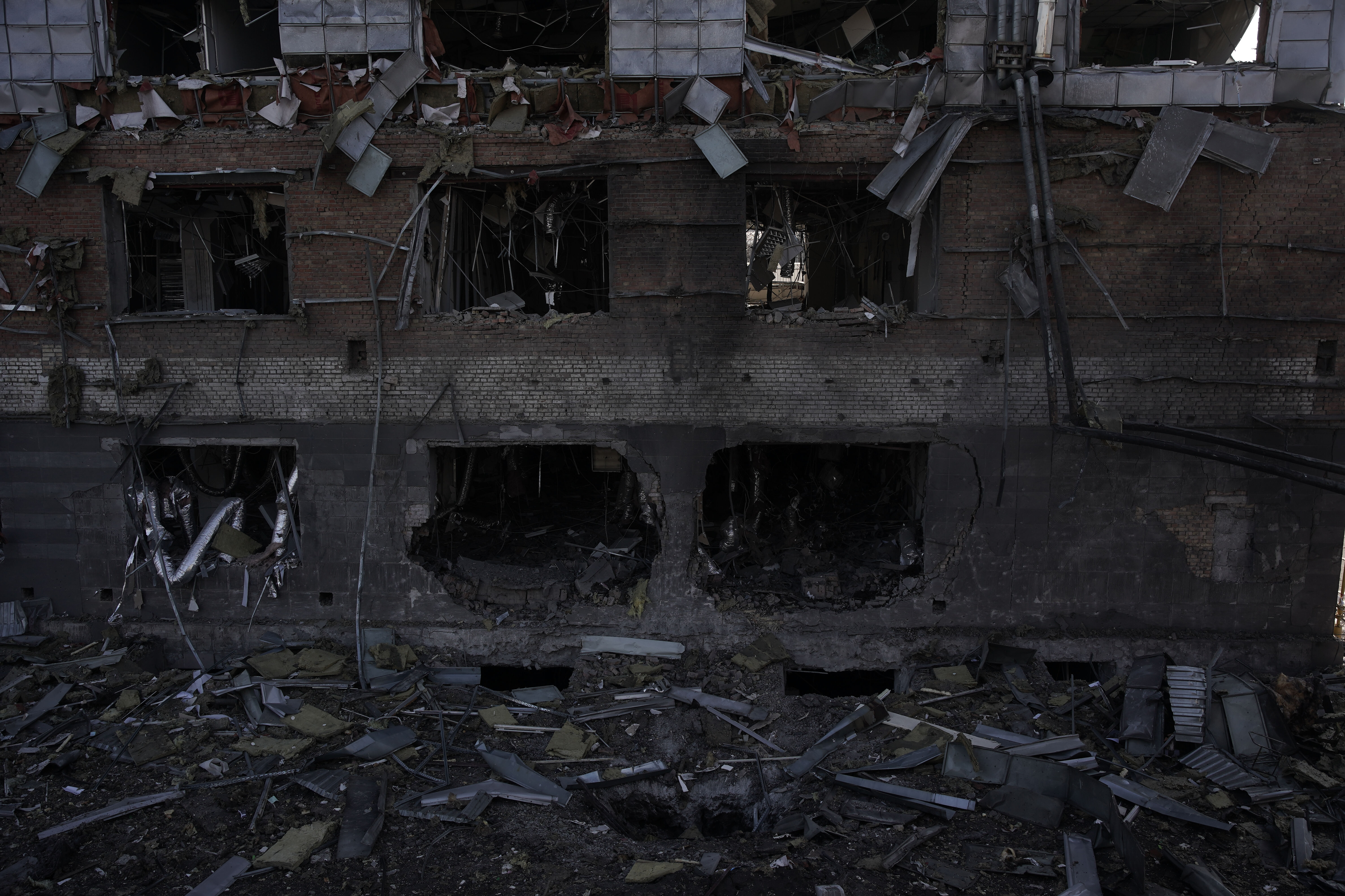 Başkente füzeli saldırı! Rusya havadan vurdu: ölü ve yaralılar var - 1. Resim