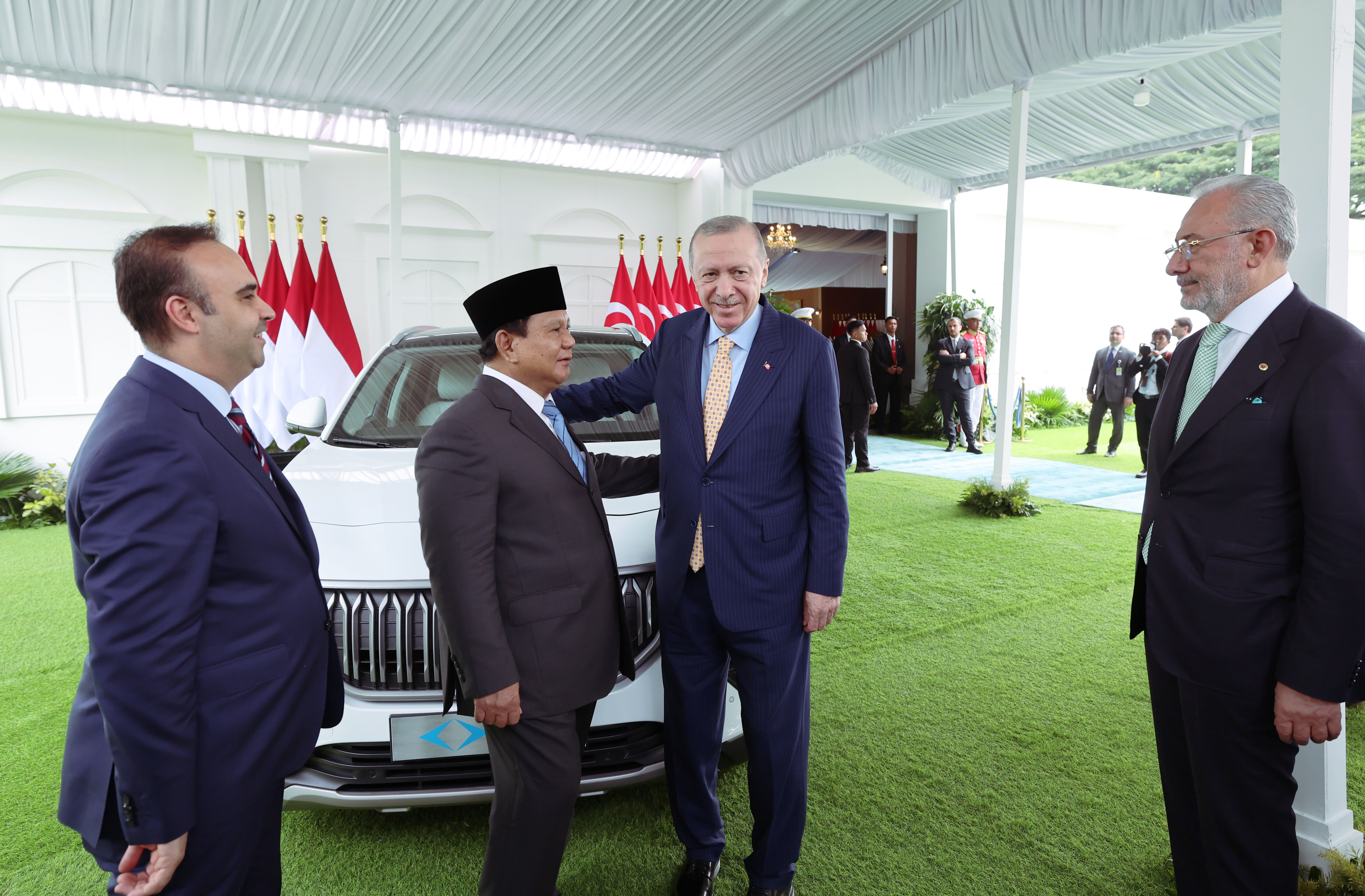Cumhurbaşkanı Erdoğan ve Endonezyalı mevkidaşı arasında güldüren diyalog: Miras almasın Cumhurbaşkanı Erdoğan ve Endonezyalı mevkidaşı arasında güldüren diyalog: Miras almasın - 1. Resim