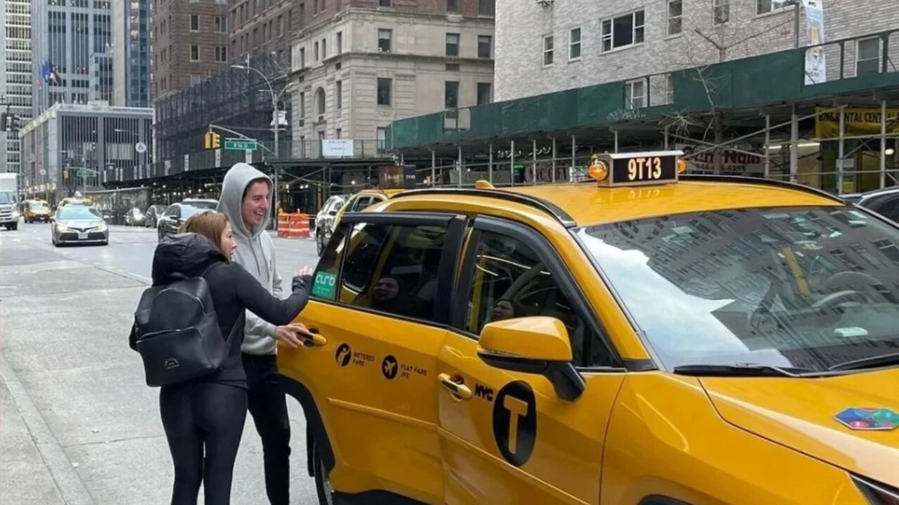 Eylem Tok ve oğlu Timur Cihantimur olayı nedir? Türkiye'nin gündemine damga vurdu Eylem Tok ve oğlu Timur Cihantimur olayı nedir? Türkiye'nin gündemine damga vurdu - 2. Resim