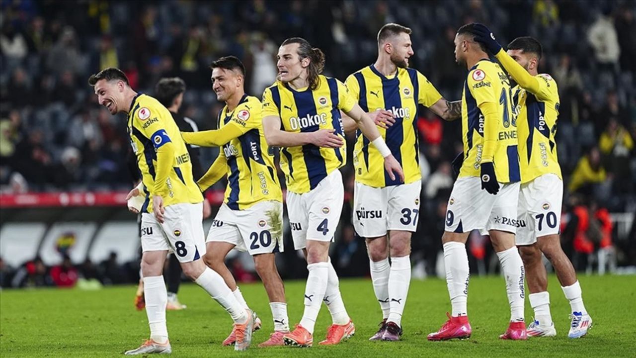 Fenerbahçe&#039;nin maçı ne zaman? Avrupa Liginde Fenerbahçe Anderlecht maçı şifresiz yayınlanacak