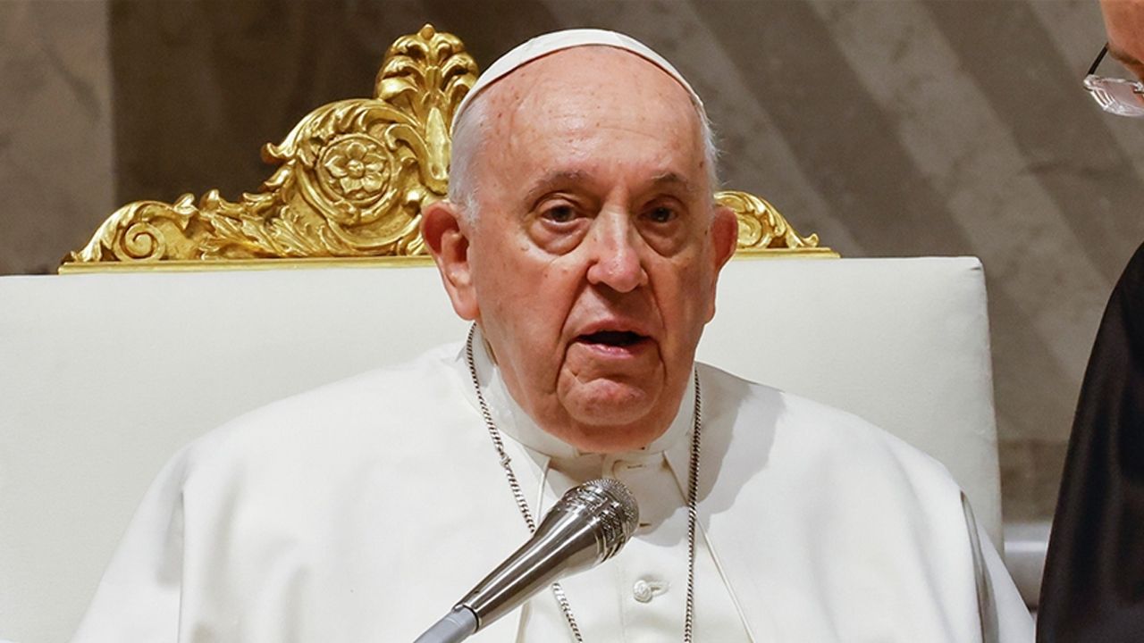 Hastalık peşini bırakmıyor! Papa Franciscus konuşmasını yine yapamadı