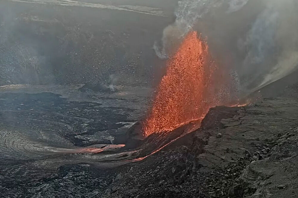 Hawaii'deki Kilauea Yanardağı harekete geçti! 100 metreye kadar lav püskürttü Hawaii'deki Kilauea Yanardağı harekete geçti! 100 metreye kadar lav püskürttü - 1. Resim