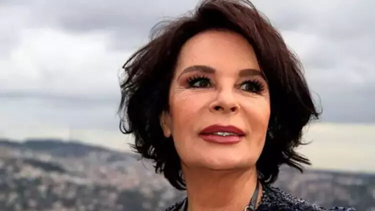 Hülya Koçyiğit'e ne oldu, sağlık durumu nasıl? Menajerinden açıklama geldi - 1. Resim