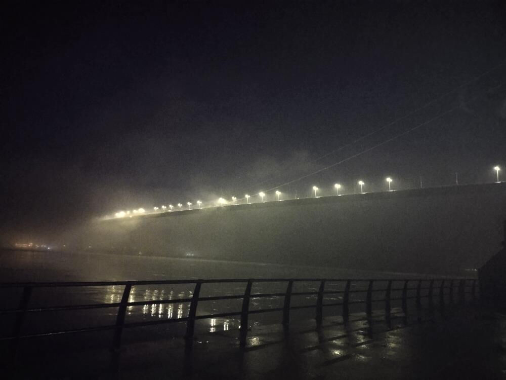 İstanbul Boğazı gemi trafiğine kapatıldı - 1. Resim