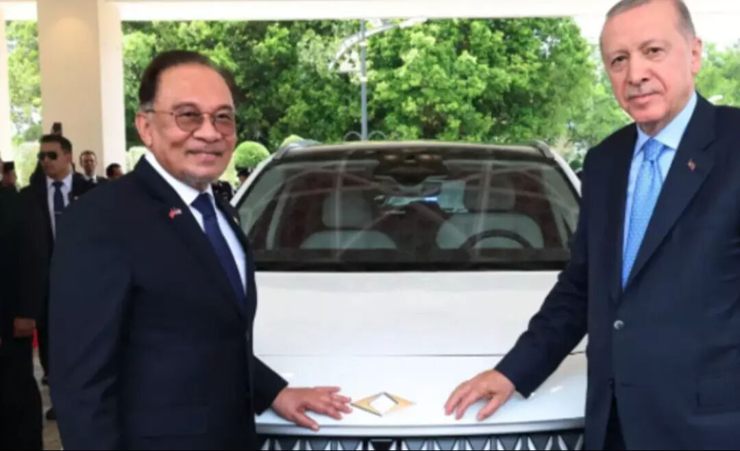 Malezya Başbakanı’nın Cumhurbaşkanı Erdoğan'la paylaştığı fotoğraflara koyduğu müzik çok konuşulmuştu! İrem Derici’den yorum gecikmedi - 2. Resim