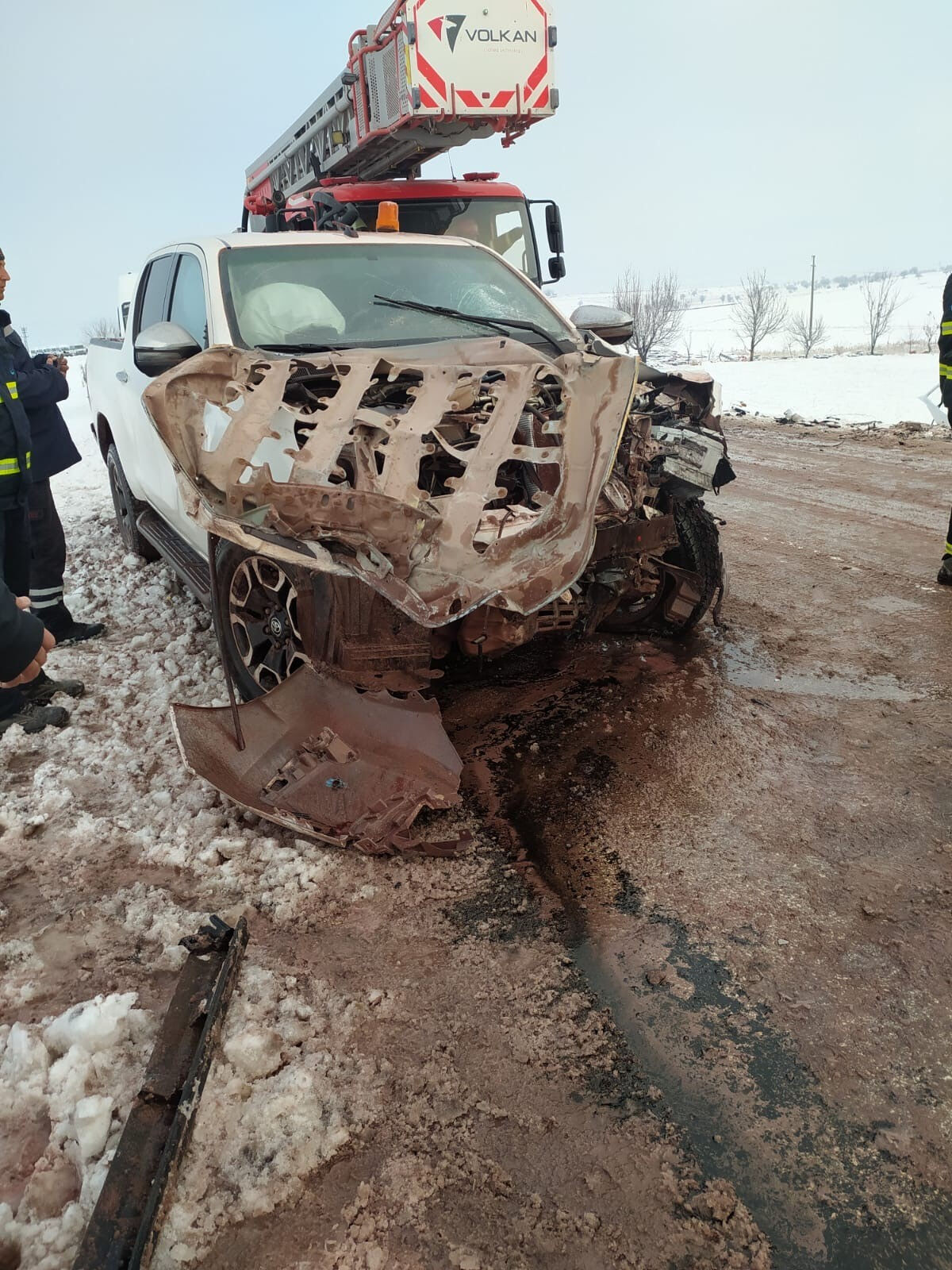 Mardin’de feci kaza! İşçi minibüsüyle pikap çarpıştı: Yaralılar var Mardin’de feci kaza! İşçi minibüsüyle pikap çarpıştı: Yaralılar var - 1. Resim