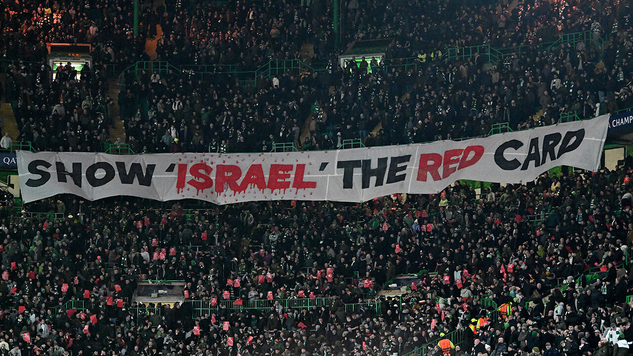 Celtic taraftarından İsrail protestosu! Pankartta yazanlar dikkat çekti Celtic taraftarından İsrail protestosu! Pankartta yazanlar dikkat çekti - 1. Resim