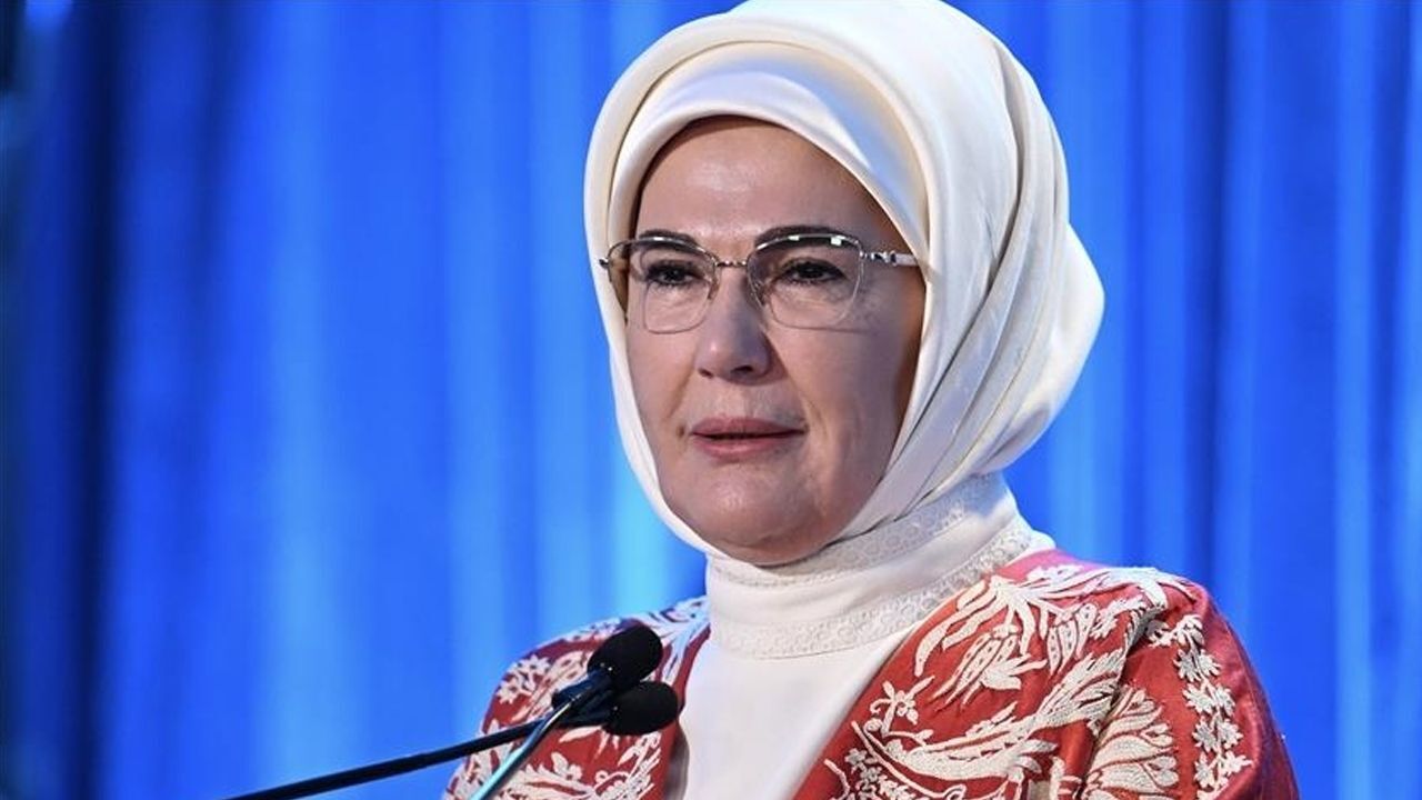 Emine Erdoğan&#039;dan Berat Kandili mesajı