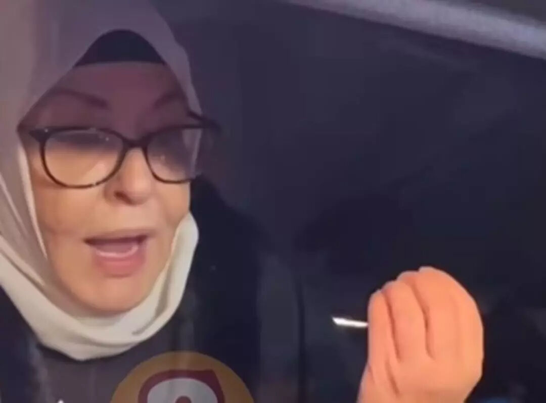 Ferdi Tayfur'un mevlidinde izdiham! Tuğçe Tayfur baygınlık geçirdi! Yeğeninin miras sorusuna verdiği tepki olay oldu - 3. Resim