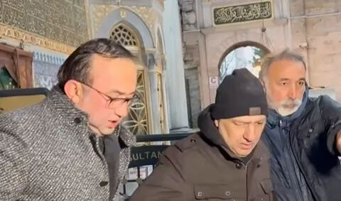 Ferdi Tayfur'un mevlidinde izdiham! Tuğçe Tayfur baygınlık geçirdi! Yeğeninin miras sorusuna verdiği tepki olay oldu - 6. Resim