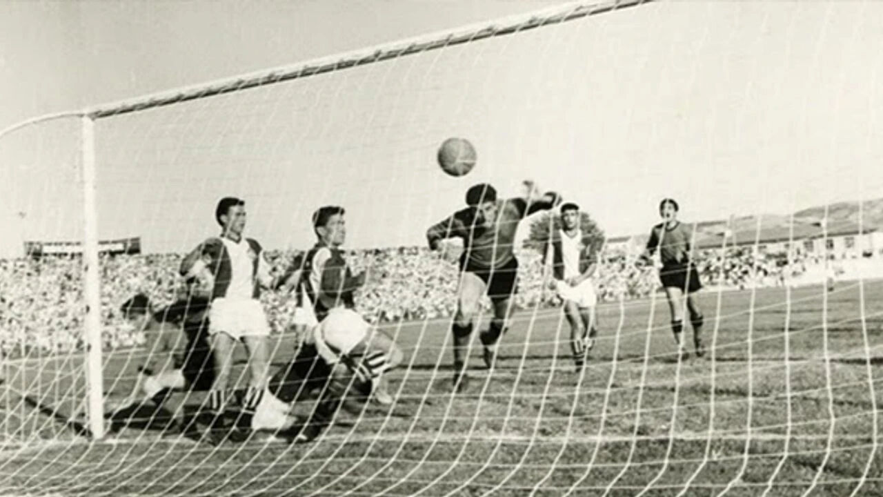 Fethi Heper Kimdir? Eskişehirspor'un Efsanevi Golcüsü! Fethi Heper Kimdir? Eskişehirspor'un Efsanevi Golcüsü! - 2. Resim