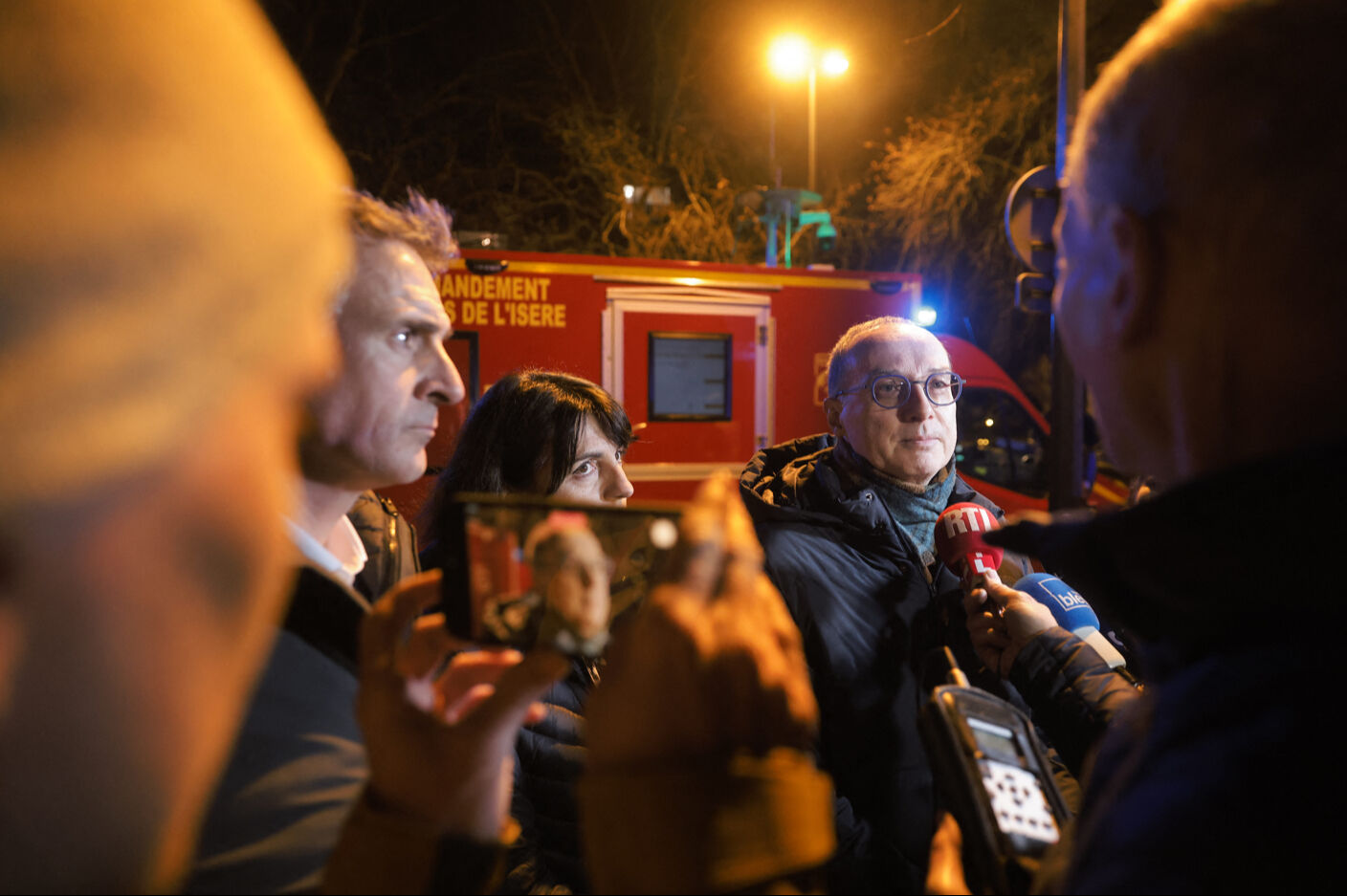 Fransa'da eğlence mekanına el bombalı saldırı: Çok sayıda yaralı var Fransa'da eğlence mekanına el bombalı saldırı: Çok sayıda yaralı var - 3. Resim
