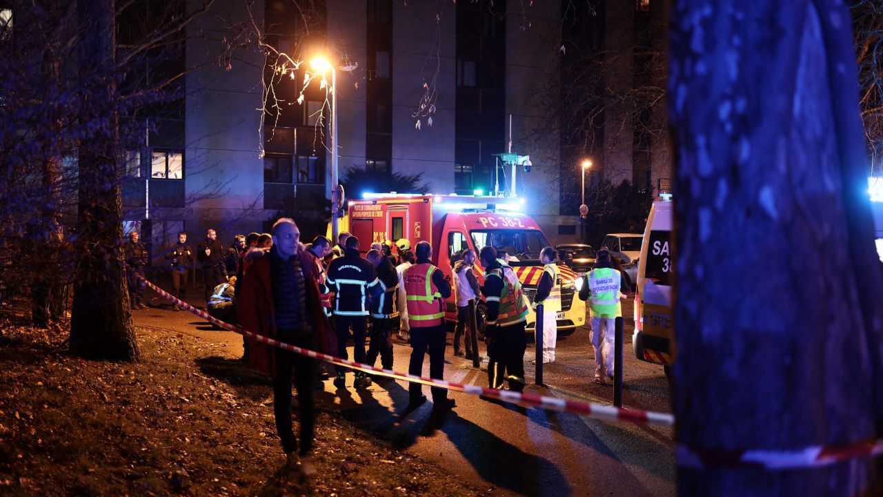 Fransa'da eğlence mekanına el bombalı saldırı: Çok sayıda yaralı var