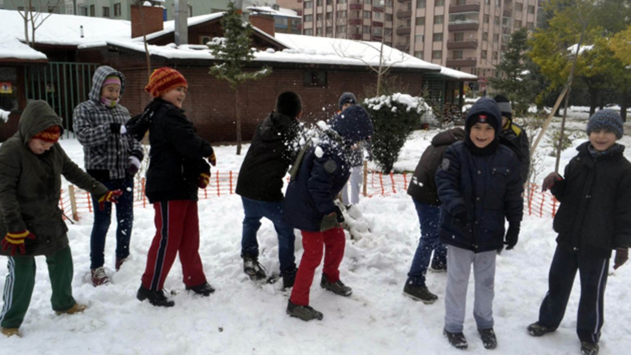 Isparta&#039;da okullar tatil mi? 13 Şubat Perşembe kar tatili açıklaması için gözler valilikte! 