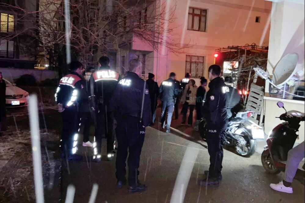 Karısı ile kavga eden adam kayınvalidesinin evini ateşe verdi Karısı ile kavga eden adam kayınvalidesinin evini ateşe verdi - 2. Resim