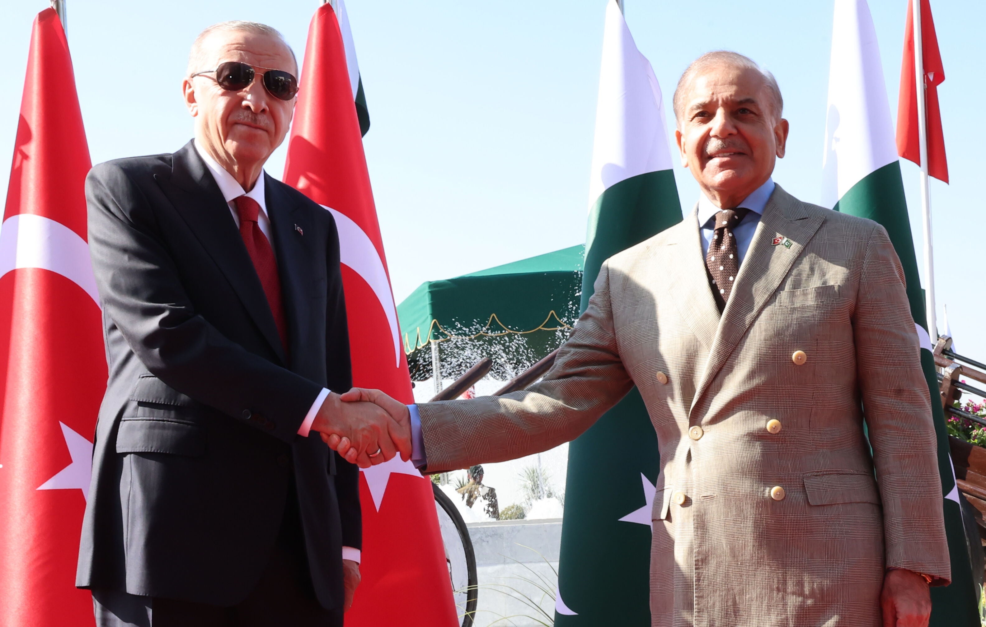 Pakistan'la 24 anlaşma imzalandı! Cumhurbaşkanı Erdoğan ve Şahbaz Şerif'ten önemli mesajlar - 2. Resim