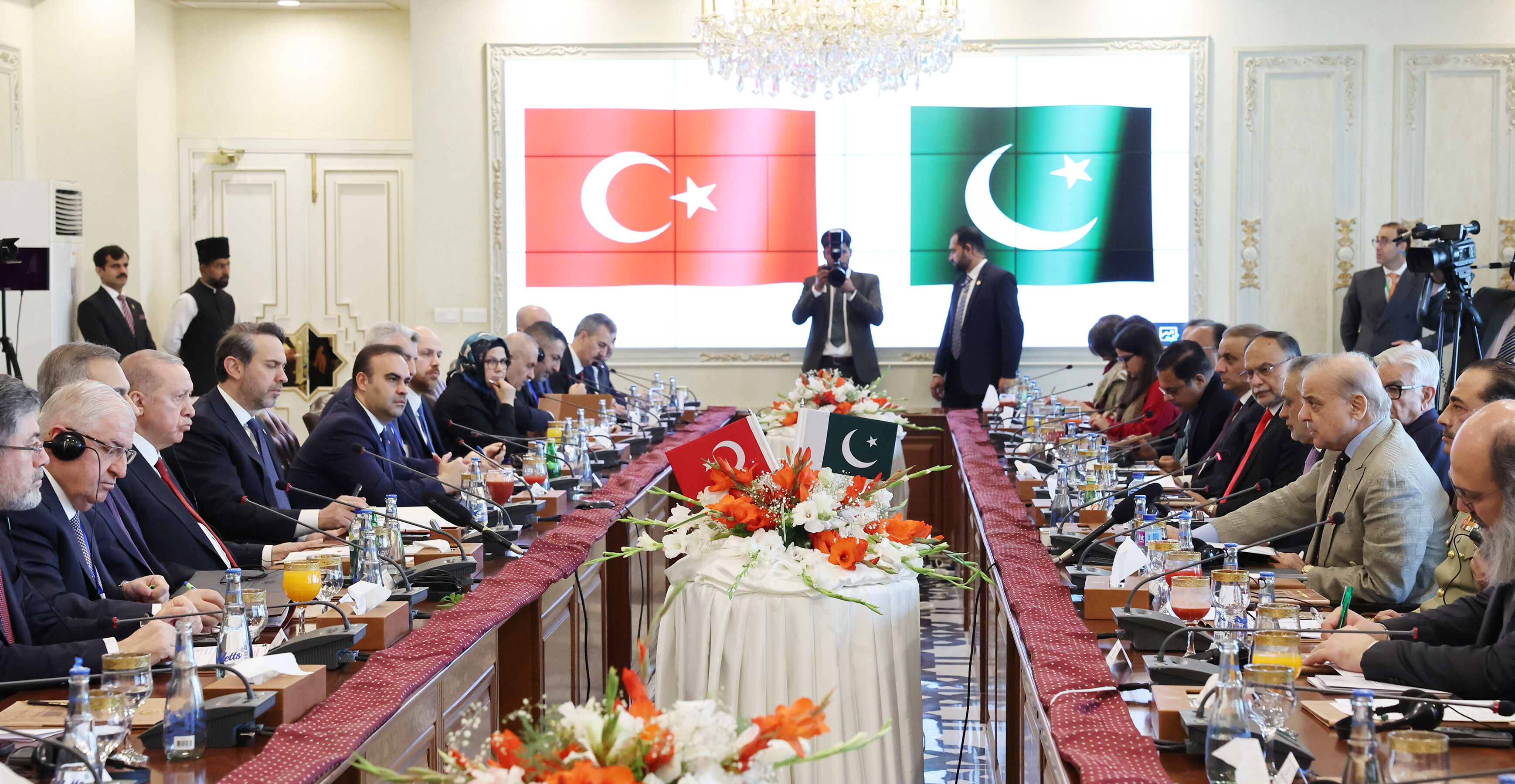 Pakistan'la 24 anlaşma imzalandı! Cumhurbaşkanı Erdoğan ve Şahbaz Şerif'ten önemli mesajlar - 1. Resim