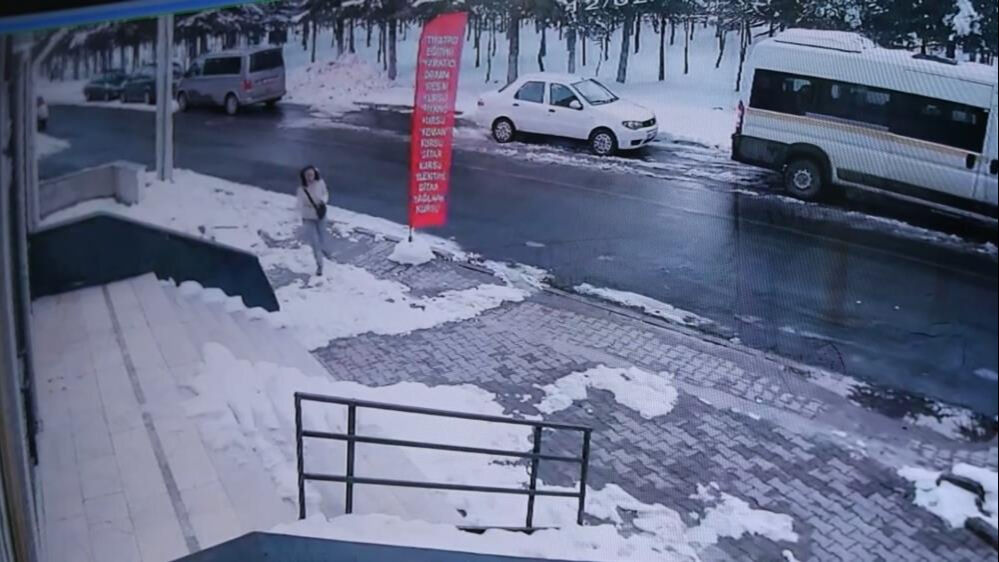 Servetnur'un kahreden &ouml;l&uuml;m&uuml;! Son anları kameraya yansıdı, canını kurtarmak istemişti... - 1. Resim