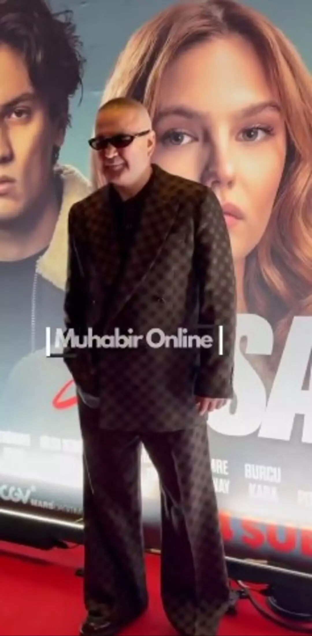 Yağlarını aldırdığı ve 8 günde 8 kilo verdiği söylenmişti! Şafak Sezer'in değişimi ve yeni tarzı şoke etti - 3. Resim