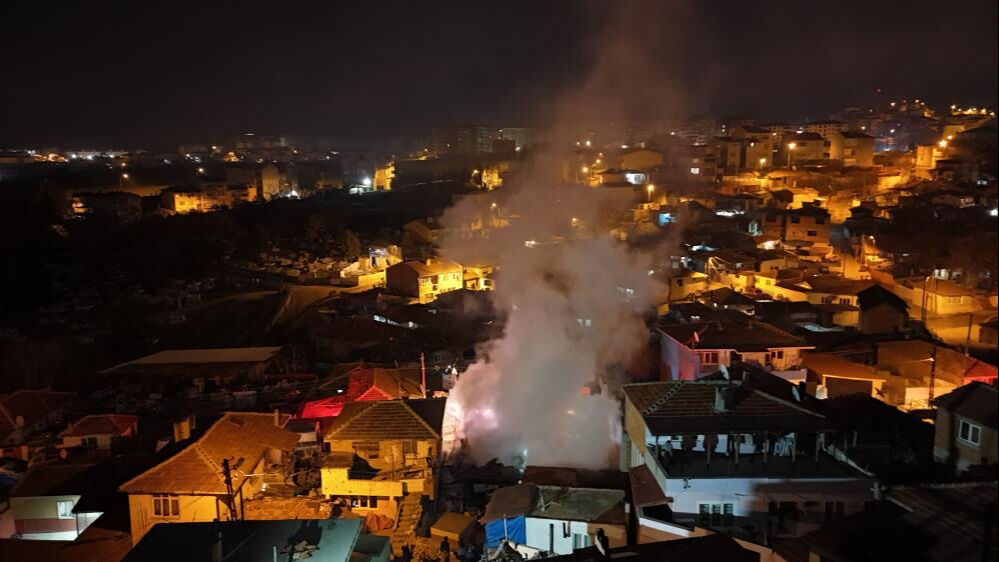 Edirne'de yangın paniği! Gece yarısı kabusu yaşadılar, gözyaşları sel oldu - 4. Resim