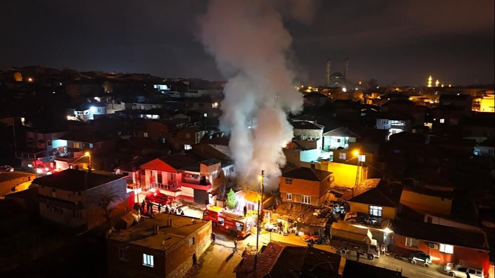 Edirne'de yangın paniği! Gece yarısı kabusu yaşadılar, gözyaşları sel oldu - 3. Resim