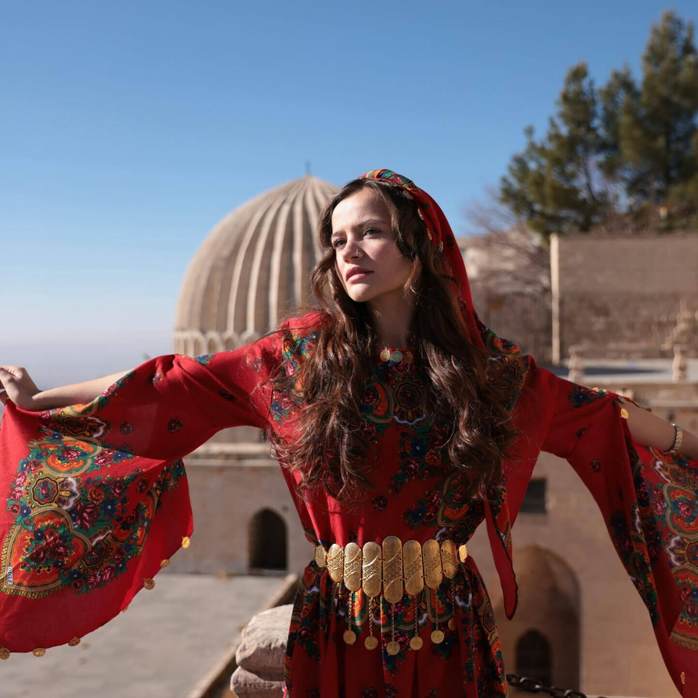 Kan Çiçekleri'nin Dilan'ı Yağmur Yüksel'in yeni dizisi belli oldu: Şehre iki yabancı geliyor! - 3. Resim