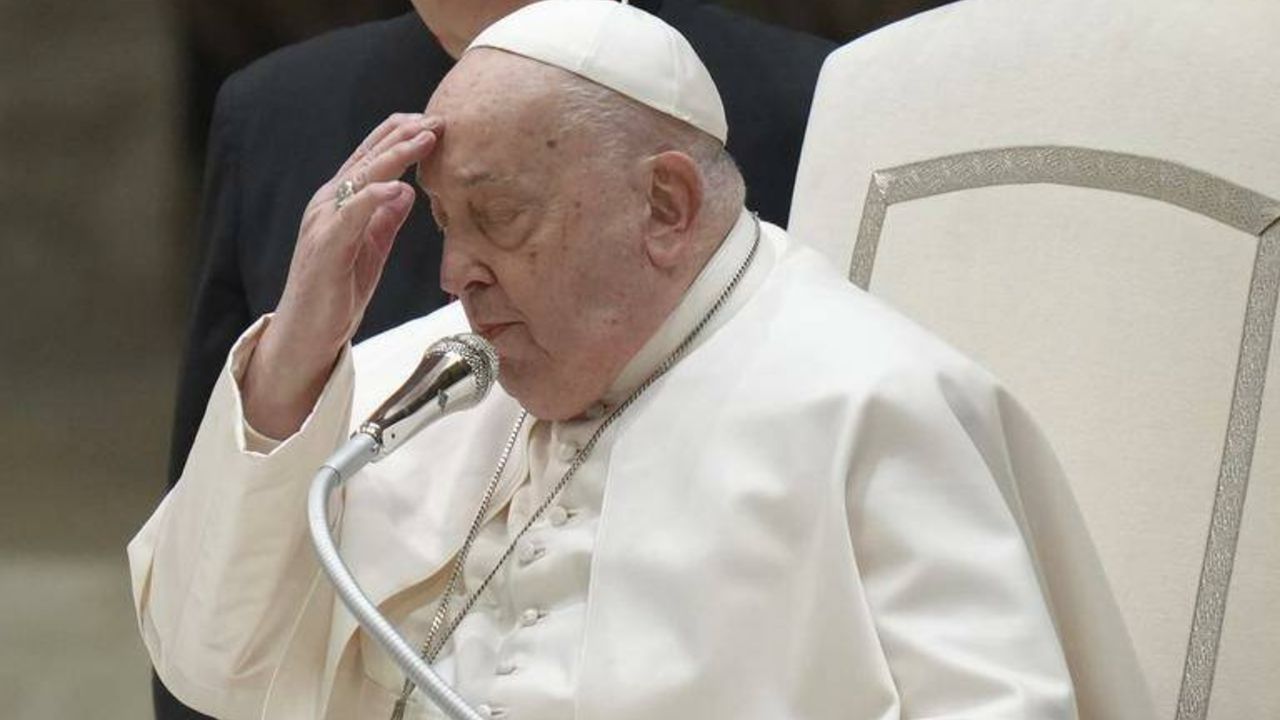 Papa Francis apar topar hastaneye kaldırıldı! Sağlık durumu hakkında  açıklama geldi | Türkiye Gazetesi