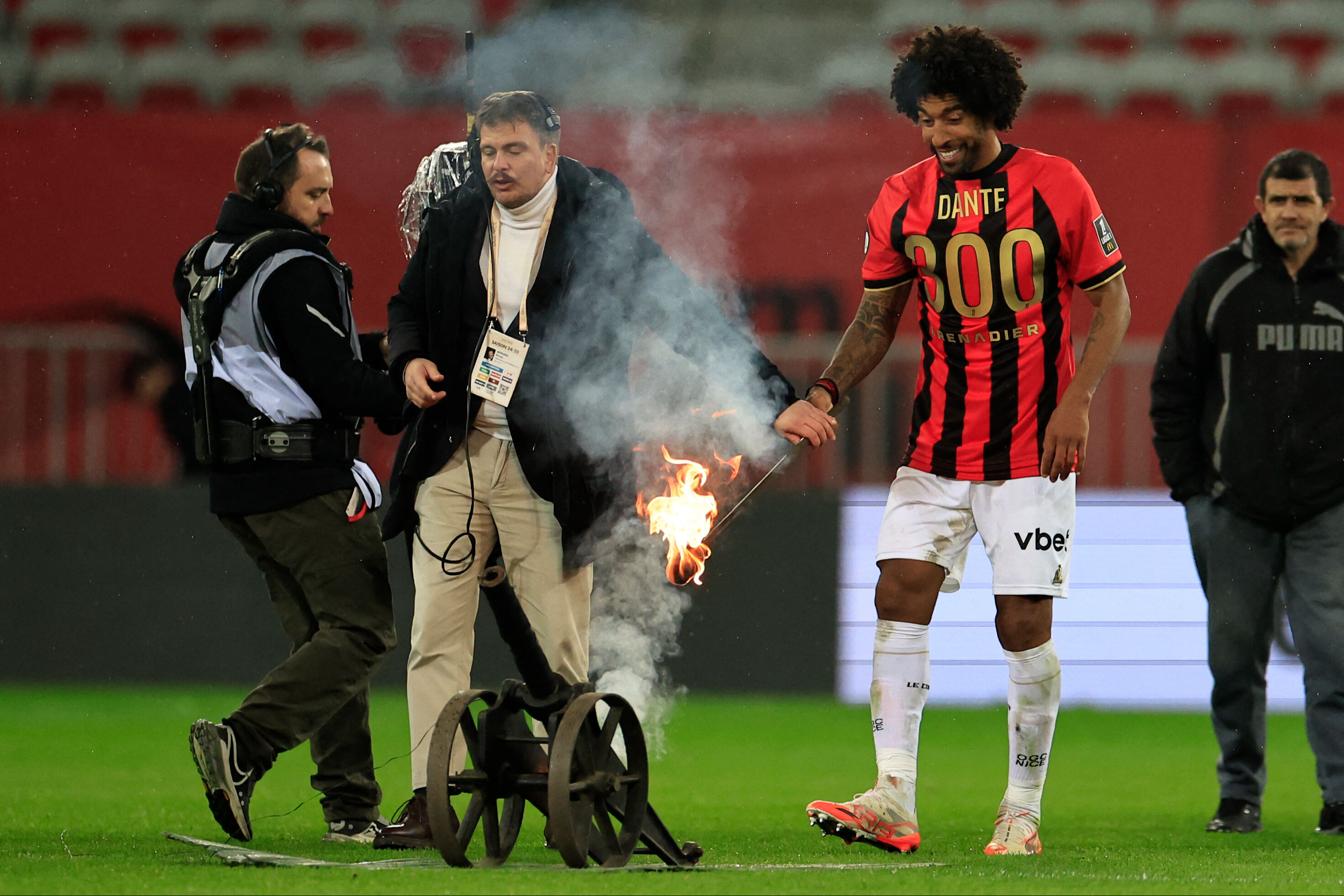 41 yaşında yeni sözleşmeyi kaptı! 1 yıl daha oynayacak - 1. Resim