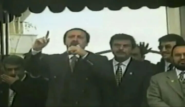 Asker Duası şiiri nasıl okunur? Özgür Özel'in yanlış okuduğu Asker Duası şiirinin doğrusu ne? - 2. Resim