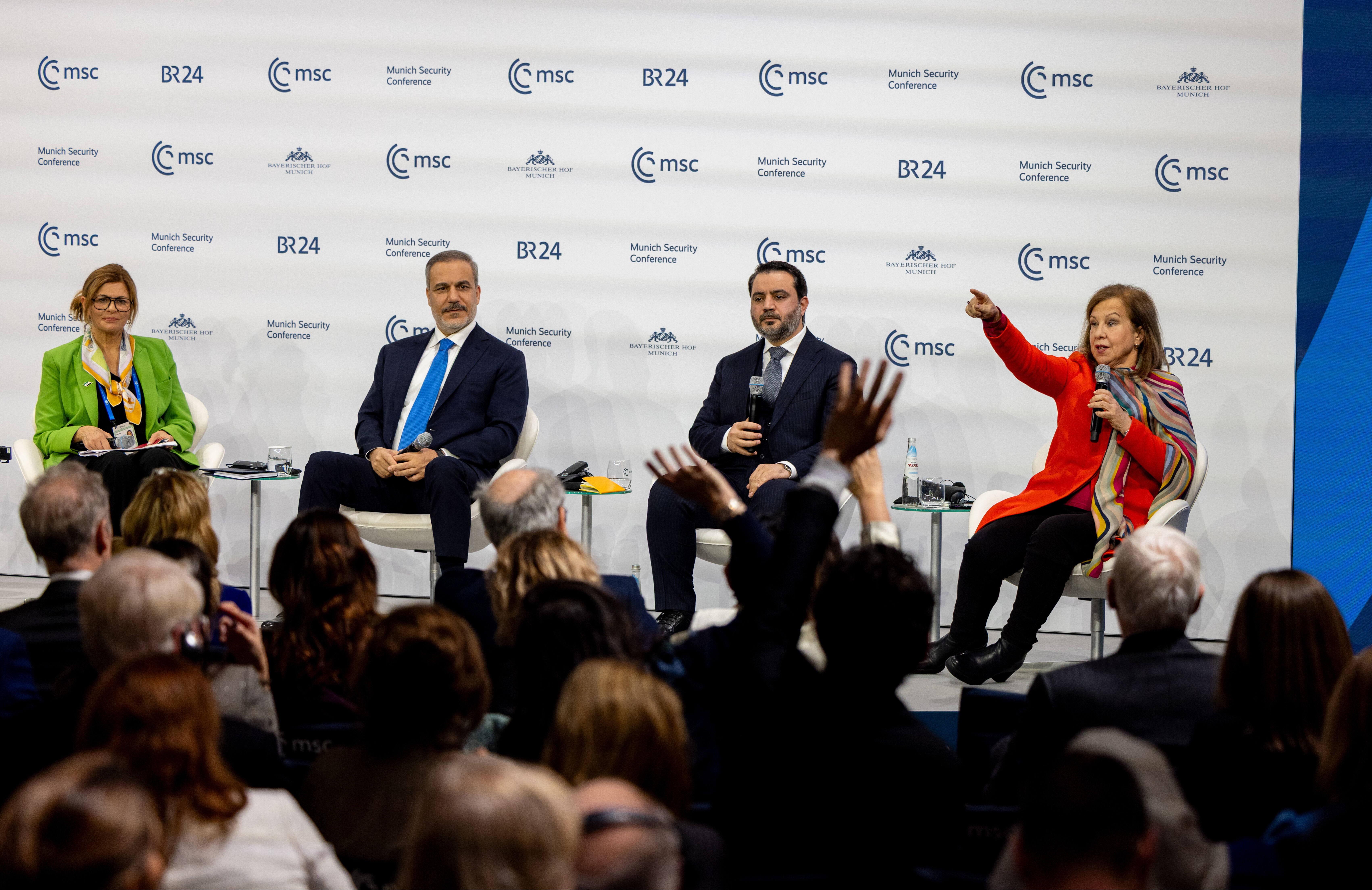 Bakan Fidan'dan Suriye yönetimine