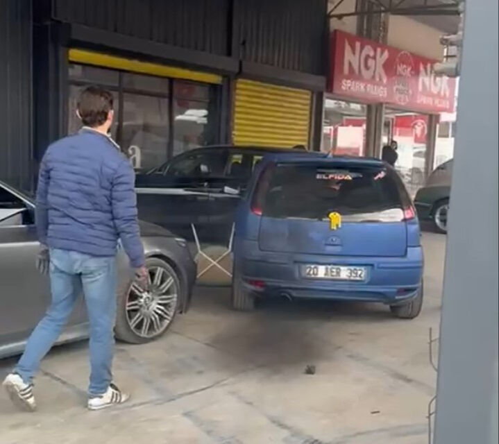 Boşanma krizi geçiren kadın sanayiyi savaş alanına çevirdi - 2. Resim