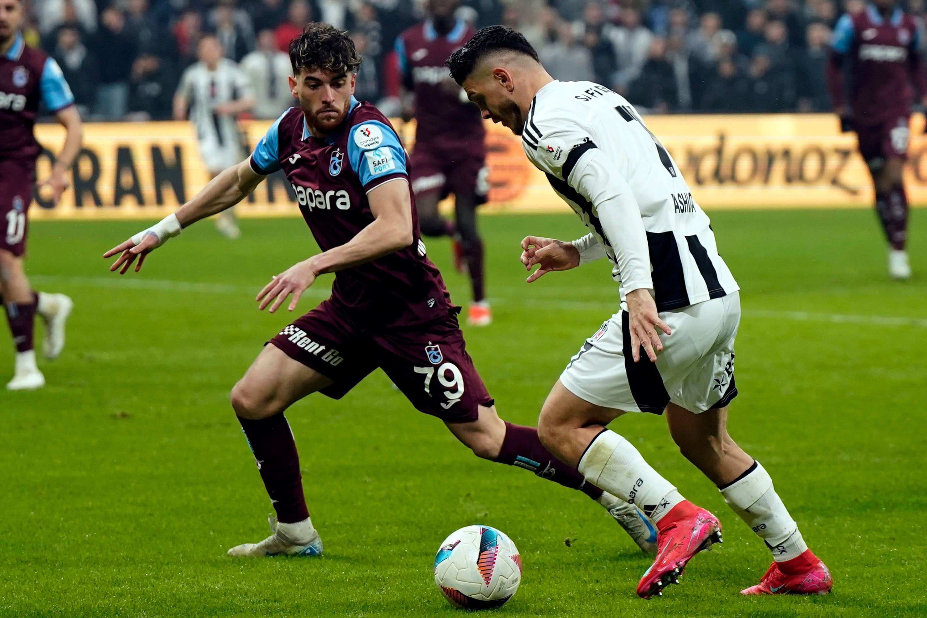 Dolmabahçe'de galibiyet Beşiktaş'ın! Kartal ikinci yarı döndü Dolmabahçe'de galibiyet Beşiktaş'ın! Kartal ikinci yarı döndü - 1. Resim