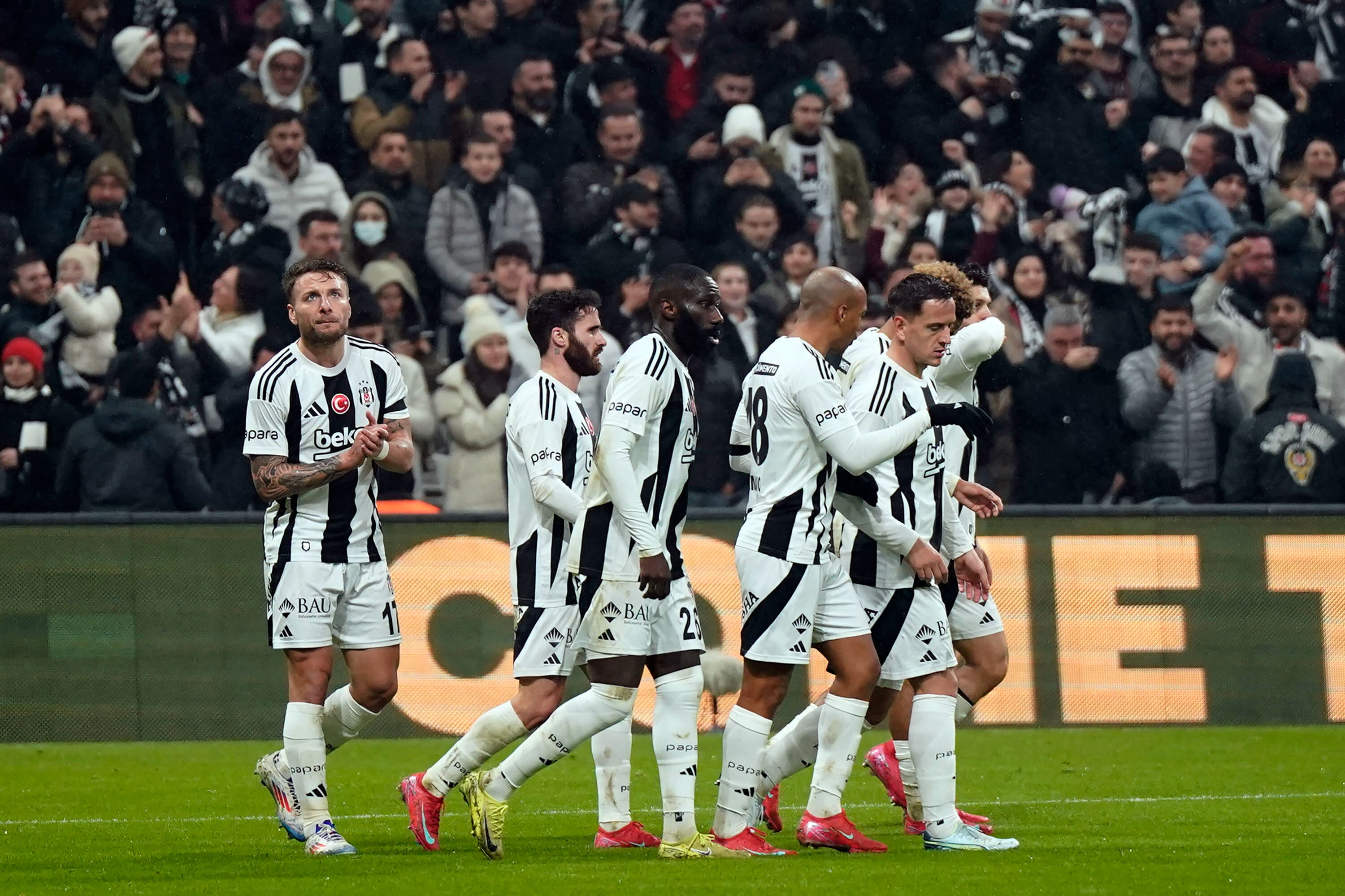 Dolmabahçe'de galibiyet Beşiktaş'ın! Kartal ikinci yarı döndü Dolmabahçe'de galibiyet Beşiktaş'ın! Kartal ikinci yarı döndü - 2. Resim