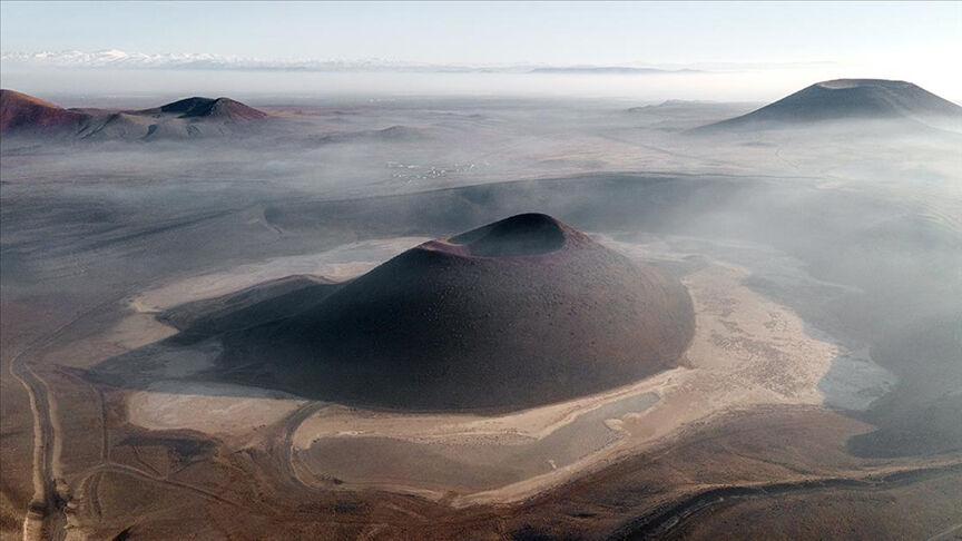 Dünyanın nazar boncuğu Meke Gölü beyaza büründü: Kuruma tehlikesi ortadan kaldırılacak Dünyanın nazar boncuğu Meke Gölü beyaza büründü - 4. Resim