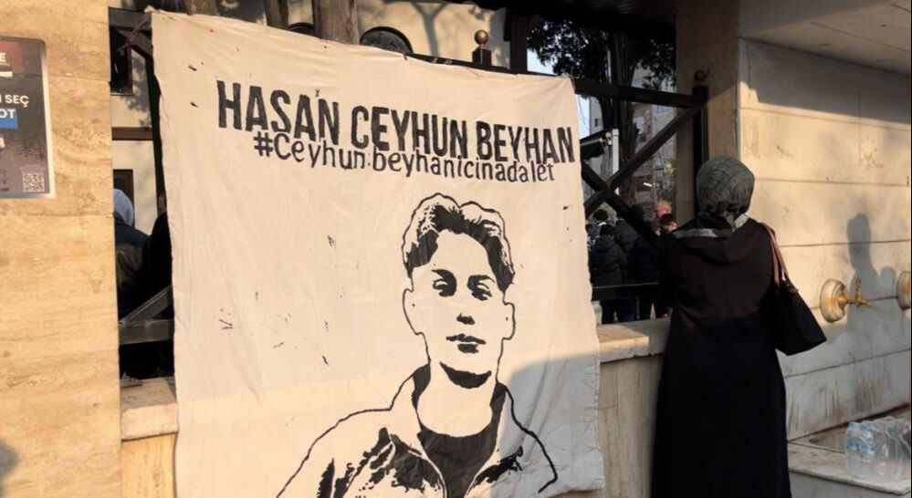 Felçi adam direksiyon başında dehşet saçtı! 2 genci ezdi, alkollü çıktı Felçi adam direksiyon başında dehşet saçtı! 2 genci ezdi, alkollü çıktı - 1. Resim