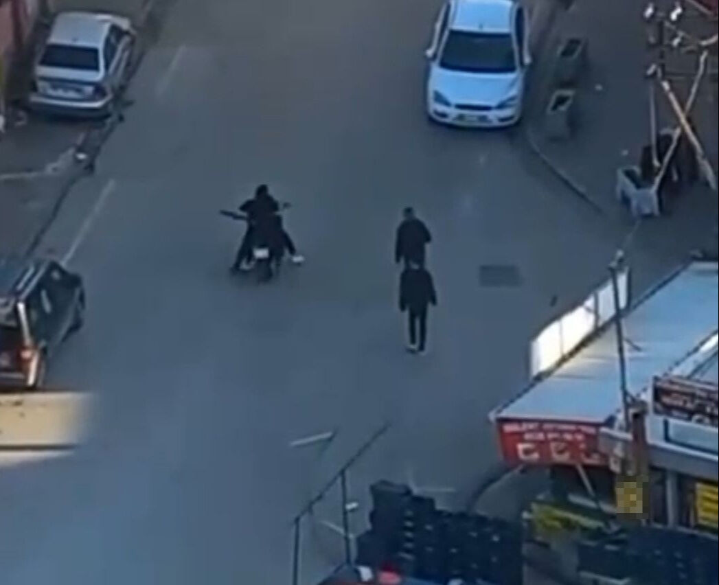 Adana’da restorana silahlı saldırı! O anlar saniye saniye kameralara yansıdı - 1. Resim